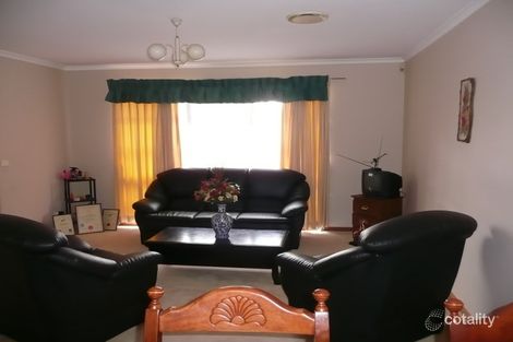Property photo of 1 Bellbird Court Werribee VIC 3030