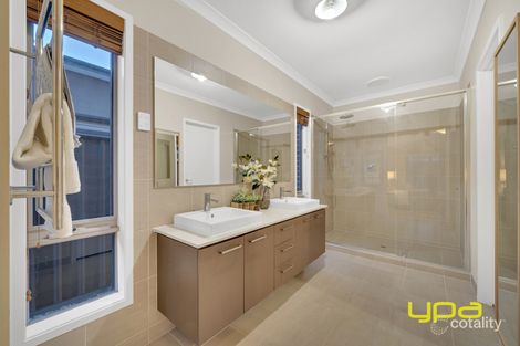 Property photo of 4 Camargue Circuit Clyde North VIC 3978