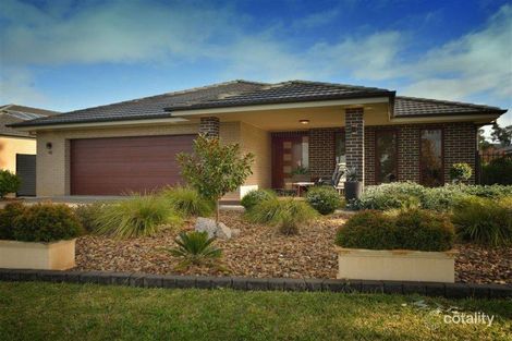 Property photo of 18 Black Springs Circuit Glenroy NSW 2640