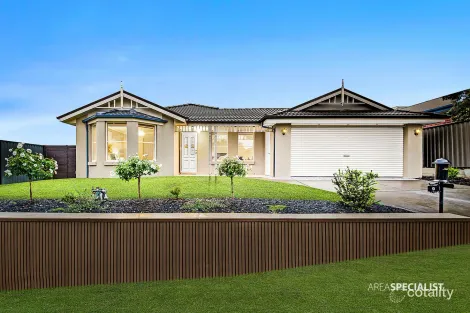 9 Huron Pkwy, Pakenham, VIC 3810