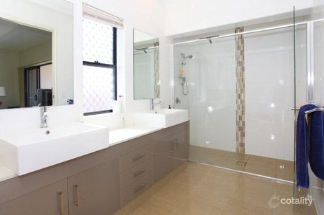 Property photo of 1 Comore Drive Varsity Lakes QLD 4227