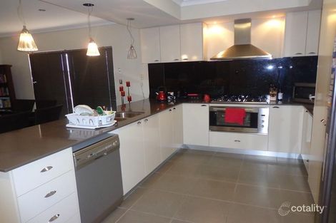 Property photo of 3/15 Heath Road Kalamunda WA 6076