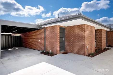 2/61 Beverin St, Sebastopol, VIC 3356