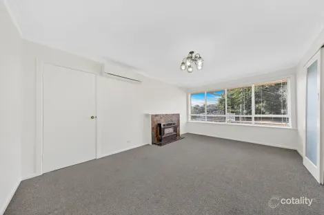 Property photo of 2 Fairlie Avenue Macleod VIC 3085