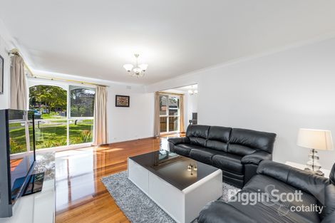 Property photo of 2 Russlie Court Glen Waverley VIC 3150