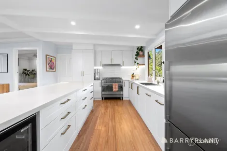 Property photo of 16 Fuller Road Mount Evelyn VIC 3796
