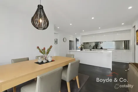 Property photo of 6 Gary Avenue Drouin VIC 3818