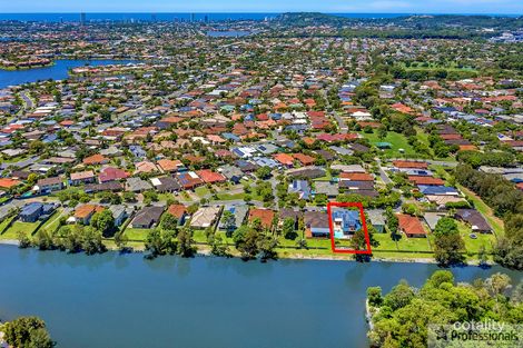 Property photo of 22 Tracey Crescent Varsity Lakes QLD 4227