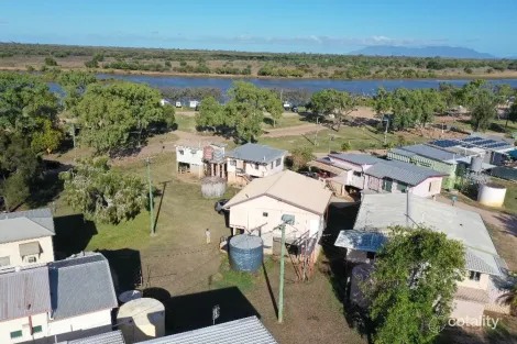 Property photo of 28 Hinkson Esplanade Groper Creek QLD 4806