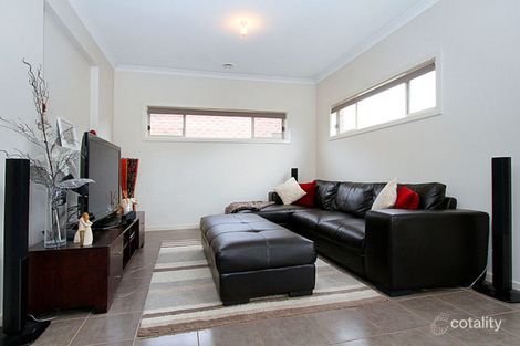 Property photo of 4 Lavender Court Caroline Springs VIC 3023