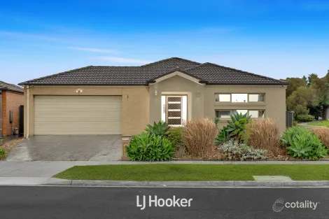 8 Howden St, Cranbourne East, VIC 3977