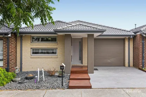 Property photo of 46 Aquatic Drive Cranbourne West VIC 3977