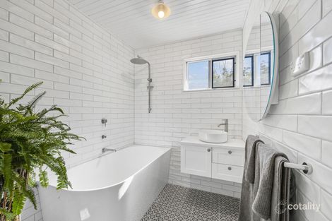 Property photo of 7 Spies Court Mount Lofty QLD 4350