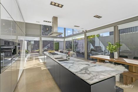 Property photo of 2/8 Fernery Grove Newtown VIC 3220