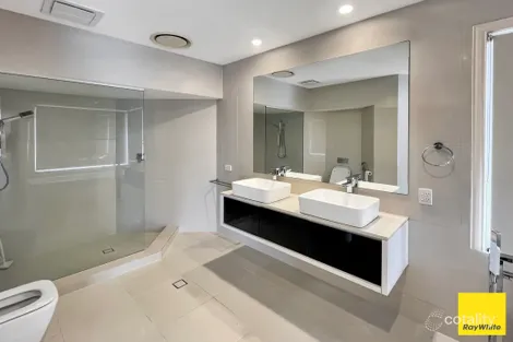 Property photo of 16 San Simeon Drive Clear Island Waters QLD 4226