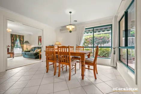 Property photo of 28 Rosewood Glen Jerrabomberra NSW 2619