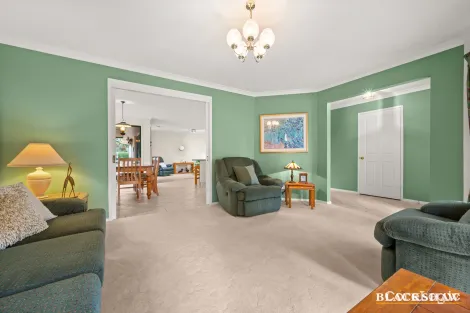 Property photo of 28 Rosewood Glen Jerrabomberra NSW 2619