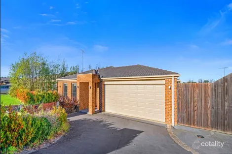 Property photo of 31 Adrian Drive Pakenham VIC 3810