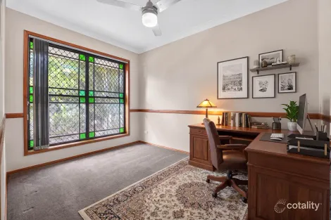 Property photo of 7 Chestnut Place Forest Lake QLD 4078