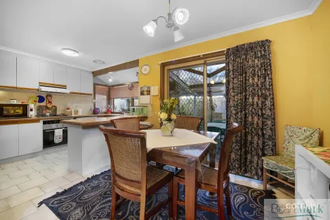 Property photo of 2 Illawong Grove Werribee VIC 3030