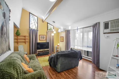 Property photo of 2 Illawong Grove Werribee VIC 3030