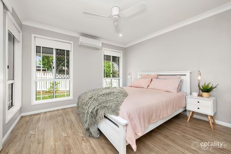 Property photo of 2 Acacia Close Holland Park West QLD 4121