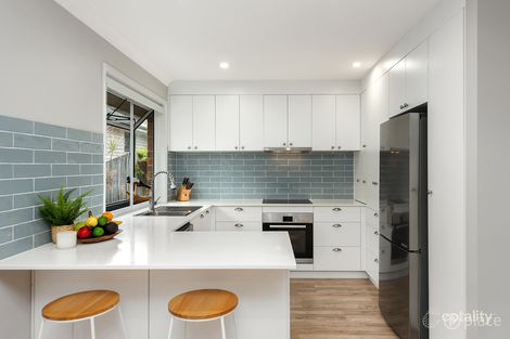 Property photo of 2 Acacia Close Holland Park West QLD 4121