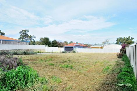 Property photo of 12 Avon Crescent Viveash WA 6056