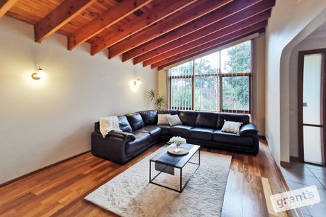 Property photo of 19 Cloverset Avenue Narre Warren VIC 3805