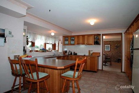 Property photo of 22 Carlon Crescent Farmborough Heights NSW 2526