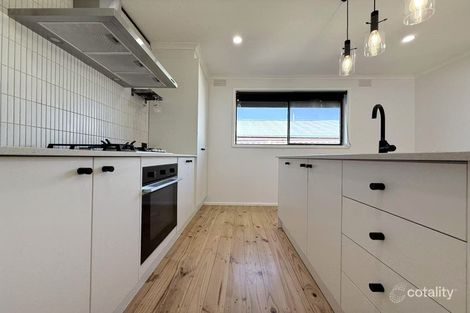Property photo of 2/12 Hobbs Crescent Reservoir VIC 3073