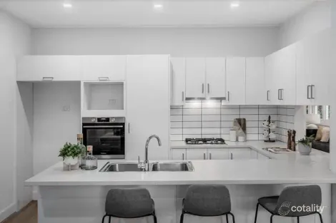 Property photo of 16 Ford Street Ringwood VIC 3134