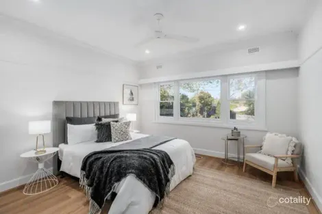 Property photo of 16 Ford Street Ringwood VIC 3134