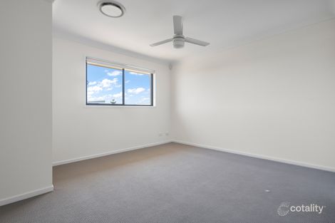Property photo of 19/20 Kianawah Road South Manly West QLD 4179