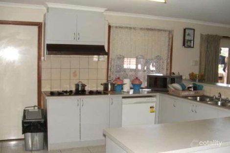 Property photo of 6 Janmara Court Endeavour Hills VIC 3802