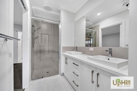 Property photo of 15 Vasello Circuit Cranbourne South VIC 3977