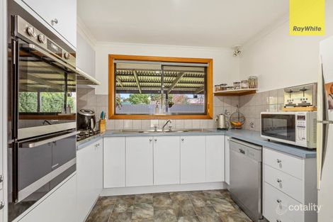 Property photo of 32 Cairns Drive Darley VIC 3340