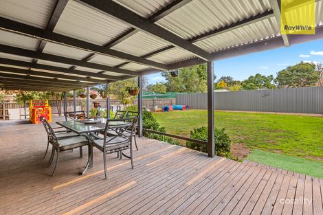 Property photo of 32 Cairns Drive Darley VIC 3340