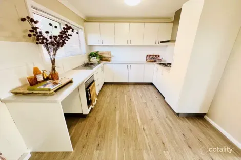 Property photo of 13 Glenwarrie Place Parkes NSW 2870