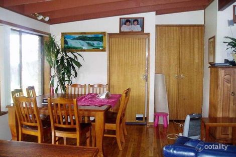 Property photo of 14 Chisholm Crescent Bradbury NSW 2560