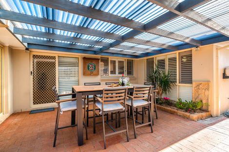 Property photo of 14 Agincourt Crescent Valentine NSW 2280