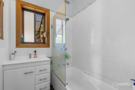 Property photo of 30 Kentish Road Elizabeth Downs SA 5113