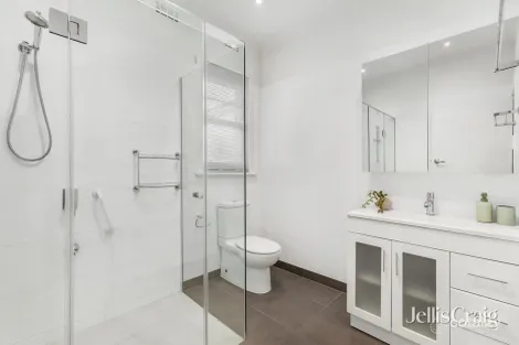 Property photo of 1/910 Centre Road Bentleigh East VIC 3165