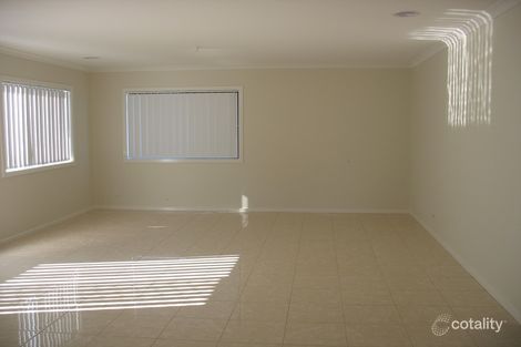Property photo of 8 Golden Green Street Pakenham VIC 3810