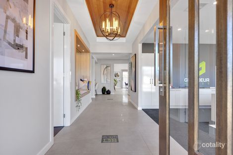 Property photo of 18 Grovedon Circuit Donnybrook VIC 3064