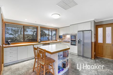 Property photo of 3 Meeking Drive Pakenham VIC 3810