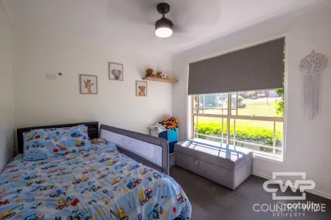 Property photo of 14 Cramsie Crescent Glen Innes NSW 2370