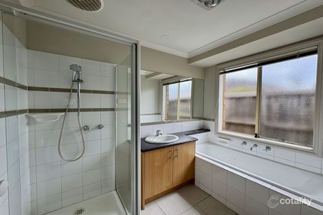 Property photo of 137 Rosebank Drive Cranbourne North VIC 3977