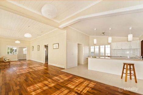 13 Henry St, Greenslopes, QLD 4120