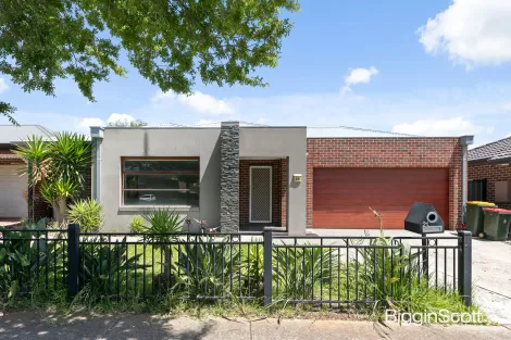 Property photo of 21 Penrose Promenade Tarneit VIC 3029